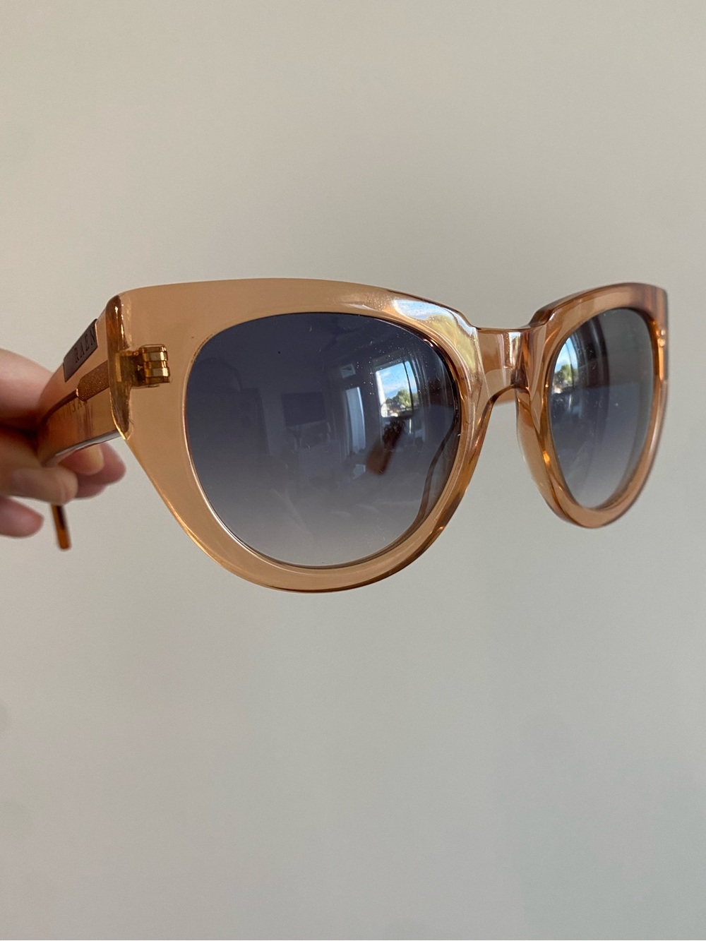 🕶️ 🌞6 Designer & Trendy Sunglasses Bundle – Pre Loved Ray-Ban, RAEN & More 😻
